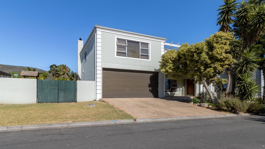 5 Bedroom Property for Sale in Northgate Western Cape